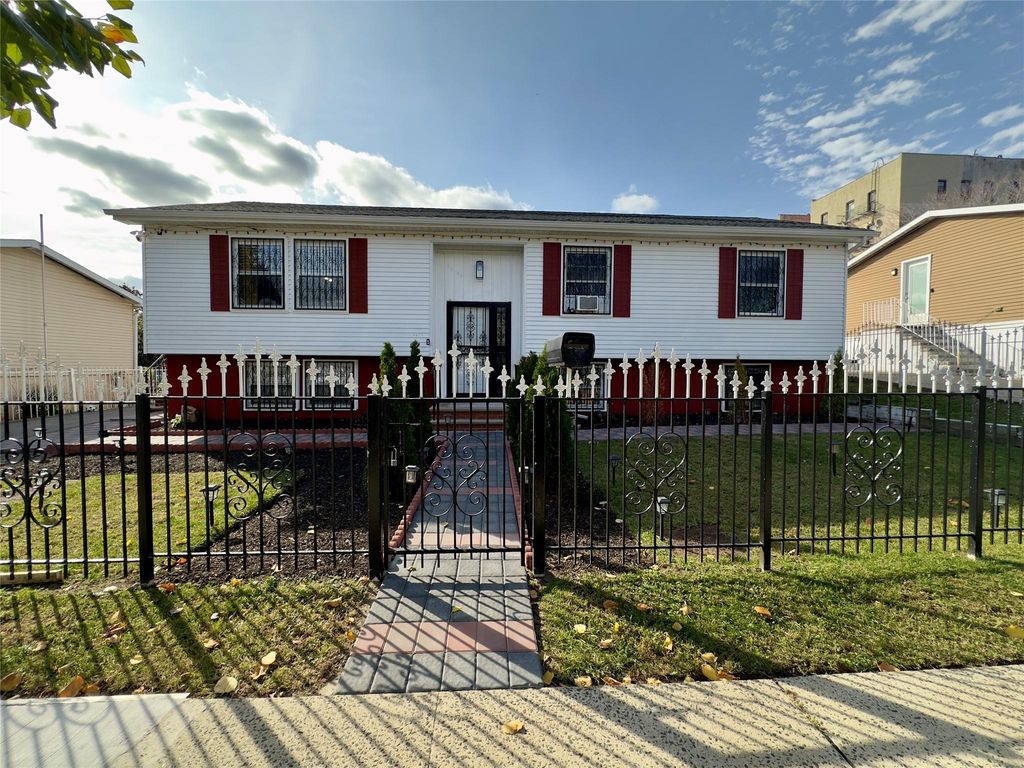 1565 Charlotte Street, Bronx, NY 10460