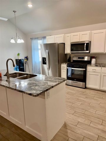204 NW Elm, Cache, OK 73527