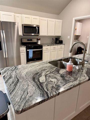 204 NW Elm, Cache, OK 73527