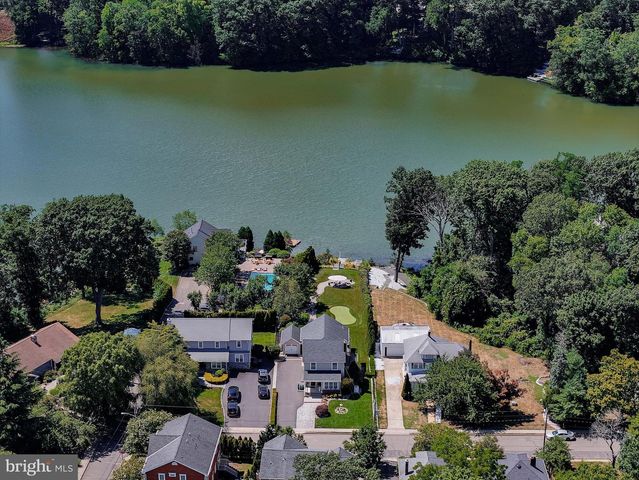 66 WYCKOFF ST, Matawan, NJ 07747