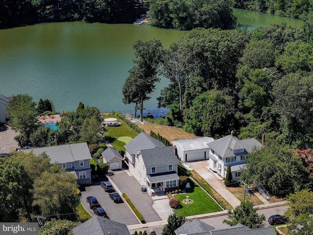 66 WYCKOFF ST, Matawan, NJ 07747
