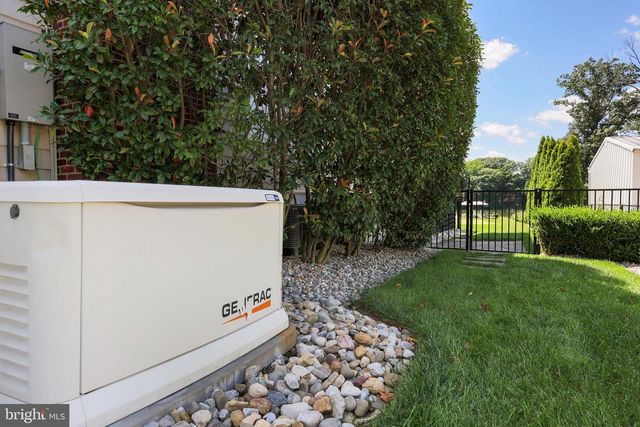66 WYCKOFF ST, Matawan, NJ 07747