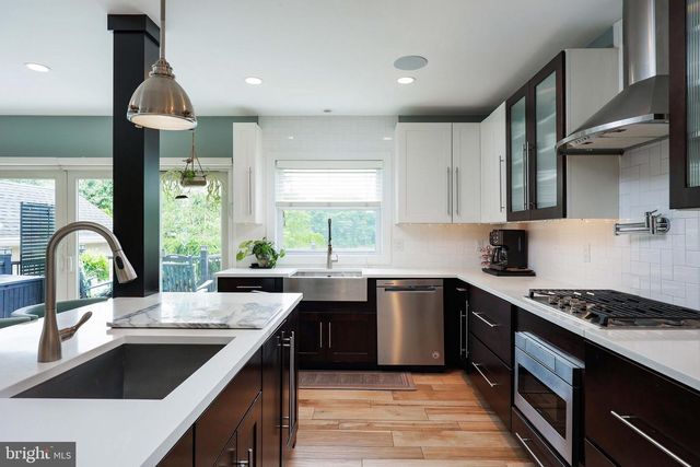 66 WYCKOFF ST, Matawan, NJ 07747