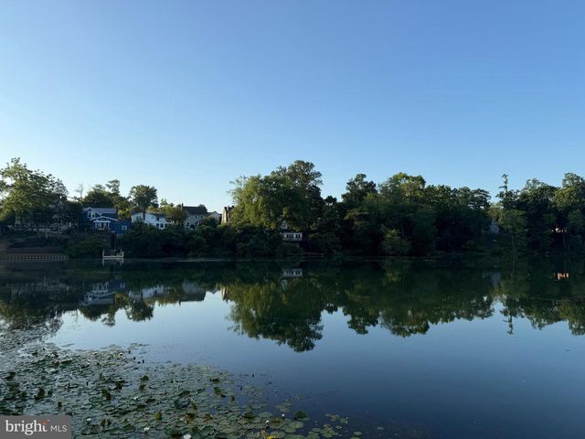 66 WYCKOFF ST, Matawan, NJ 07747