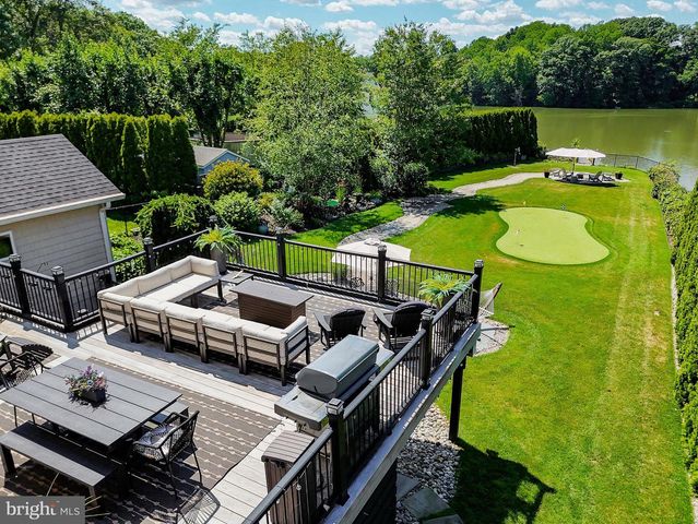 66 WYCKOFF ST, Matawan, NJ 07747
