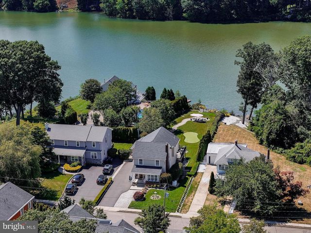 66 WYCKOFF ST, Matawan, NJ 07747