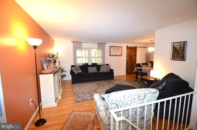 6901 STONEYBROOKE LN, Alexandria, VA 22306