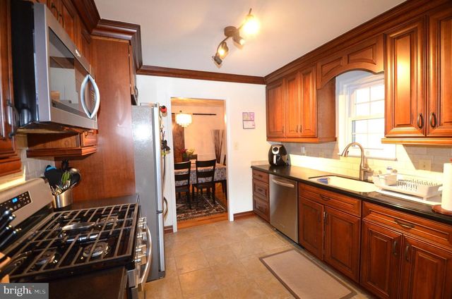 6901 STONEYBROOKE LN, Alexandria, VA 22306