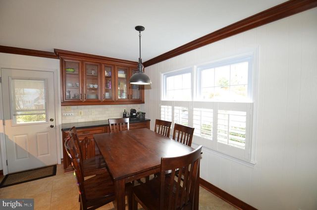 6901 STONEYBROOKE LN, Alexandria, VA 22306