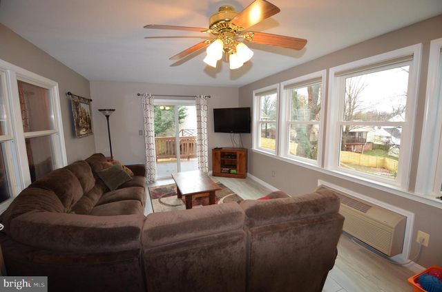 6901 STONEYBROOKE LN, Alexandria, VA 22306