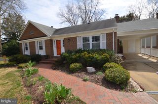 6901 STONEYBROOKE LN, Alexandria, VA 22306