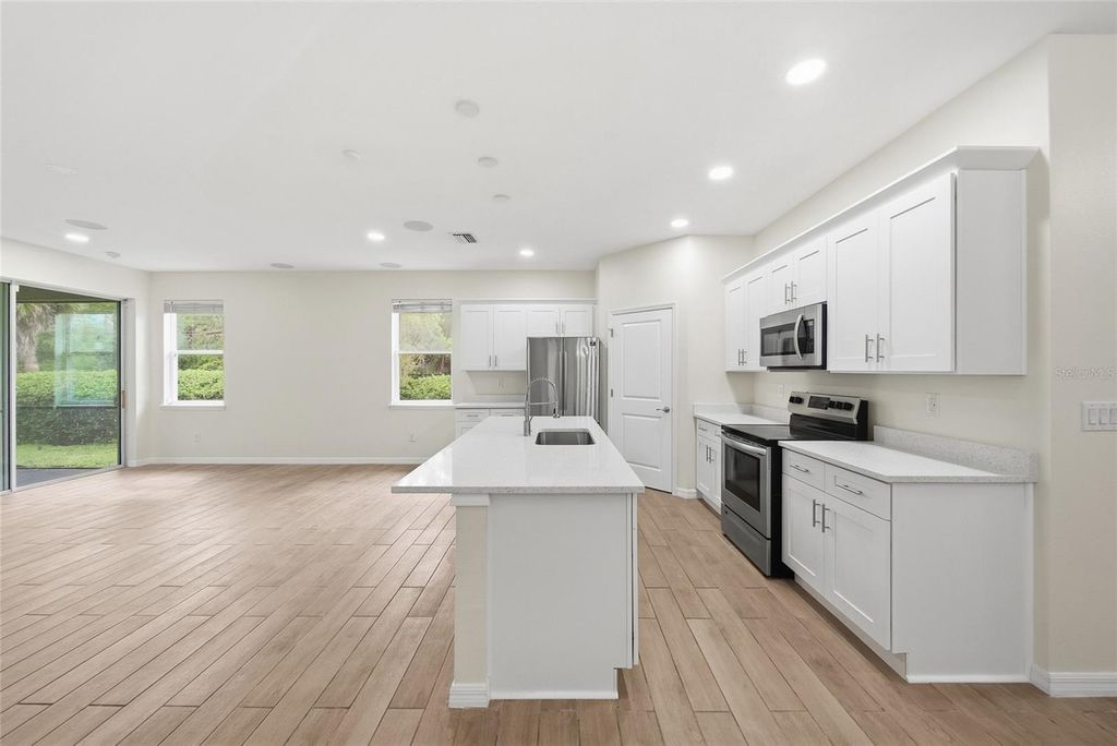 Image 29 of property listing at 12542 CANDLEBERRY CIRCLE, Tampa, FL 33635