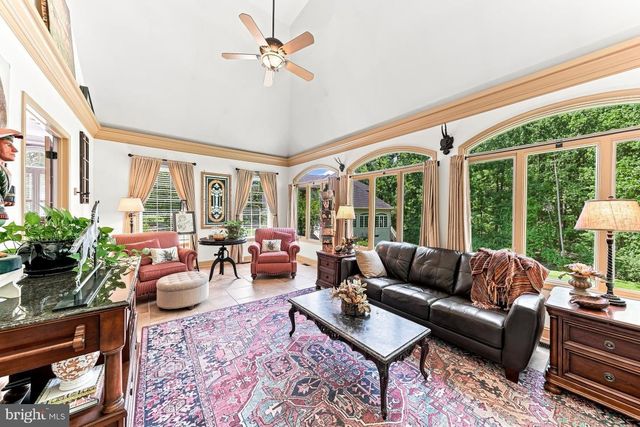 1 BEECH TREE DR, Glen Mills, PA 19342