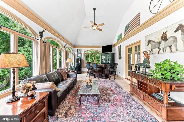 1 BEECH TREE DR, Glen Mills, PA 19342