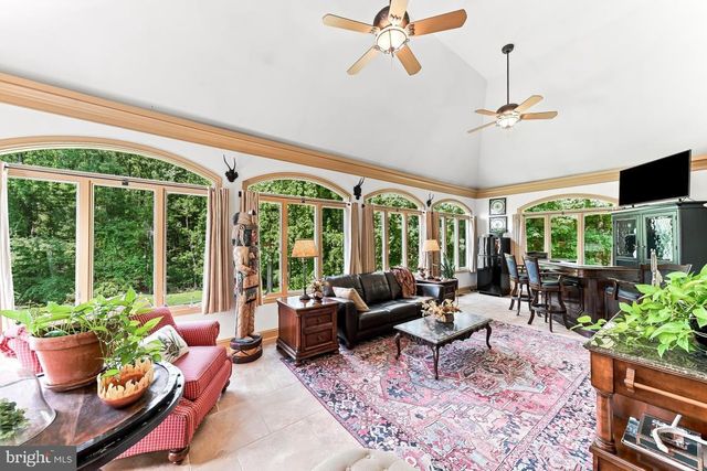 1 BEECH TREE DR, Glen Mills, PA 19342
