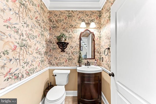 1 BEECH TREE DR, Glen Mills, PA 19342