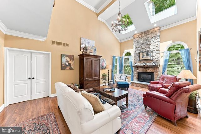 1 BEECH TREE DR, Glen Mills, PA 19342