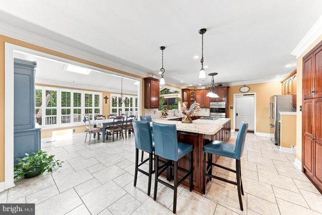1 BEECH TREE DR, Glen Mills, PA 19342