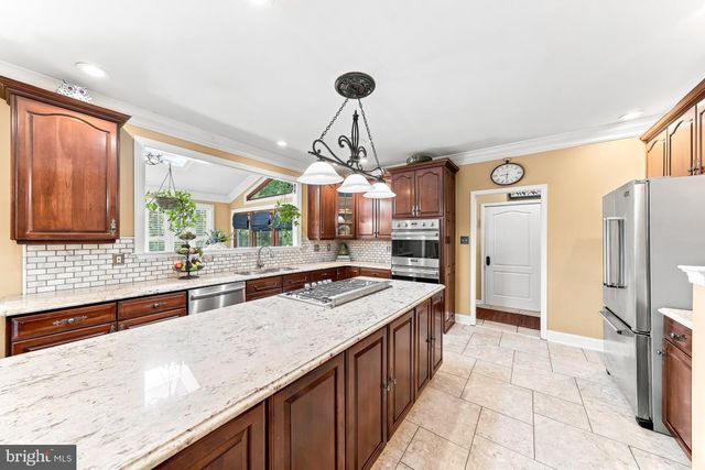 1 BEECH TREE DR, Glen Mills, PA 19342