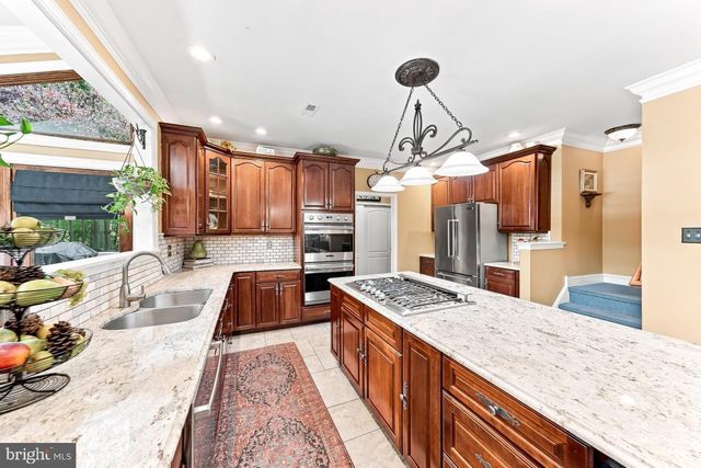 1 BEECH TREE DR, Glen Mills, PA 19342