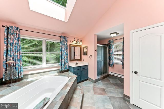 1 BEECH TREE DR, Glen Mills, PA 19342