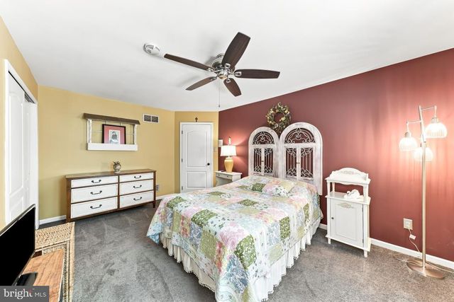 1 BEECH TREE DR, Glen Mills, PA 19342