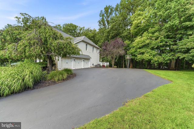 1 BEECH TREE DR, Glen Mills, PA 19342