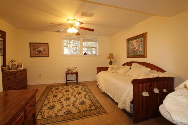 4398 N Spencer Field Rd, Pace, FL 32571
