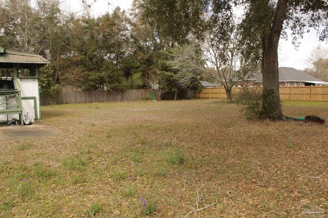 4398 N Spencer Field Rd, Pace, FL 32571