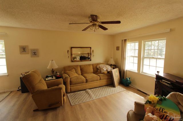 4398 N Spencer Field Rd, Pace, FL 32571