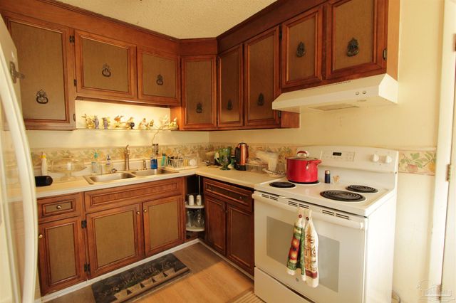 4398 N Spencer Field Rd, Pace, FL 32571