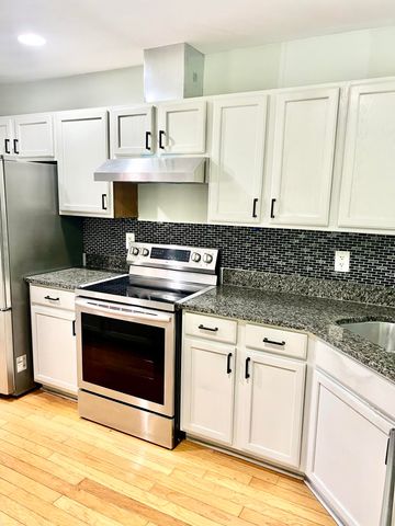 8709 Grassy Oak Trail, North Charleston, SC 29420