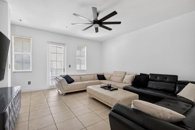 2561 SW 119th Way 1608, Miramar, FL 33025