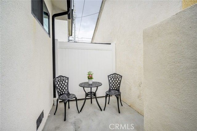 8027 Bellingham Avenue, North Hollywood (los Angeles), CA 91605