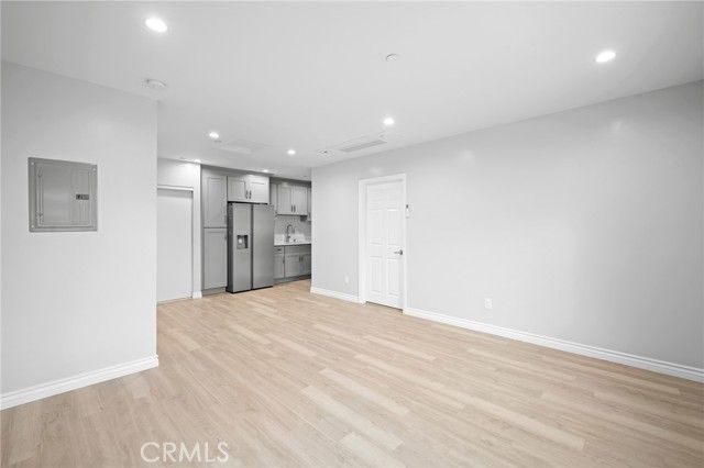 8027 Bellingham Avenue, North Hollywood (los Angeles), CA 91605