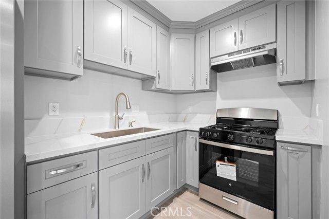8027 Bellingham Avenue, North Hollywood (los Angeles), CA 91605