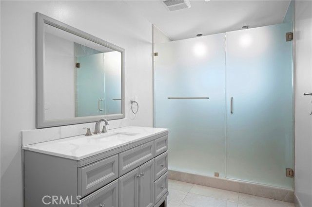 8027 Bellingham Avenue, North Hollywood (los Angeles), CA 91605