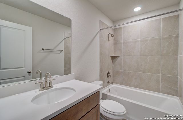 108 Silverlake Camp, San Antonio, TX 78253