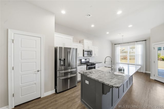 1504 E Mobile Street, Broken Arrow, OK 74011