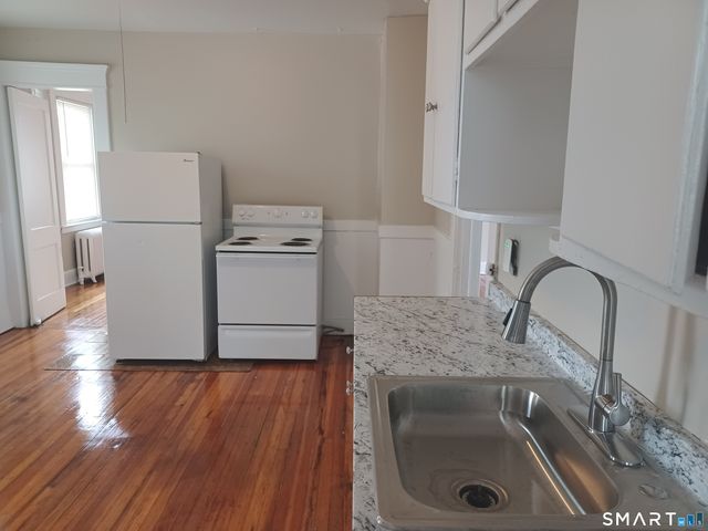 37 Fairfield Street 2nd Floor, New Haven, CT 06515