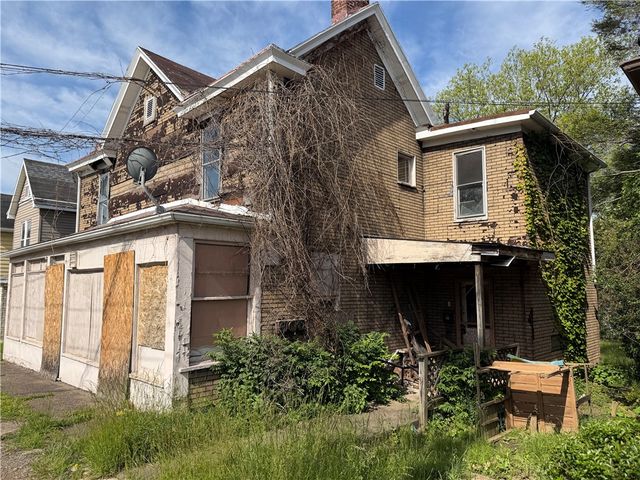 221 N Gallatin Ave, Uniontown, PA 15401