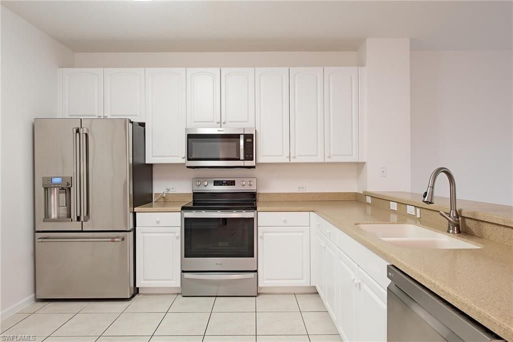 10025 Heather LN 702, NAPLES, FL 34119 — photo 4