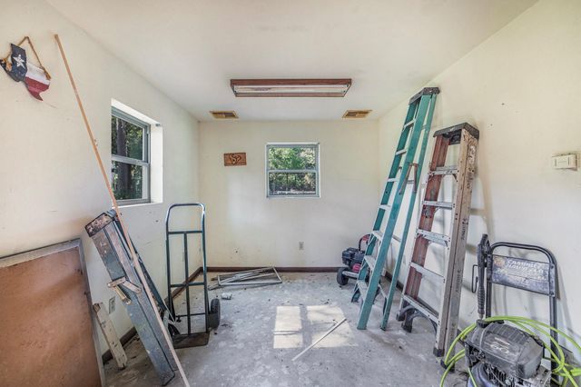 31803 Pleasant Valley Road, Magnolia, TX 77354