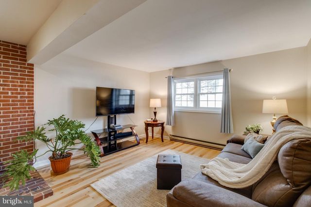 82 SCENIC DR, Denver, PA 17517