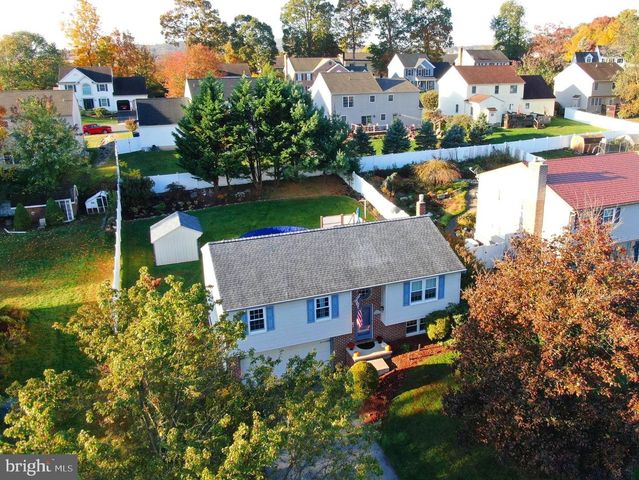 82 SCENIC DR, Denver, PA 17517