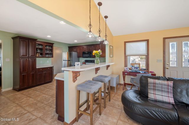 4 Wertman Lane, Colonie, NY 12211
