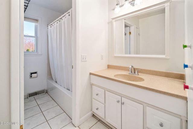 4 Wertman Lane, Colonie, NY 12211