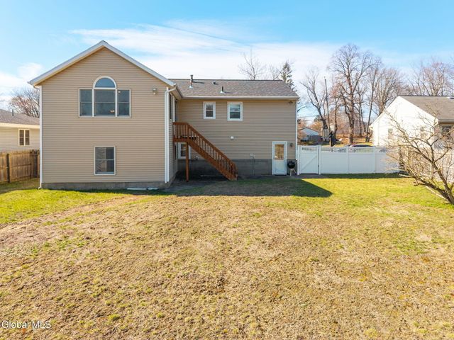 4 Wertman Lane, Colonie, NY 12211
