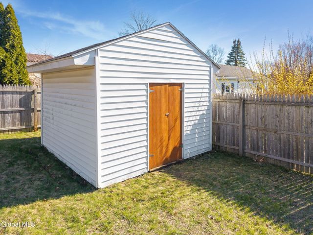 4 Wertman Lane, Colonie, NY 12211