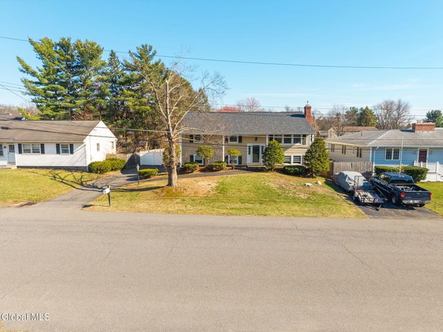 4 Wertman Lane, Colonie, NY 12211